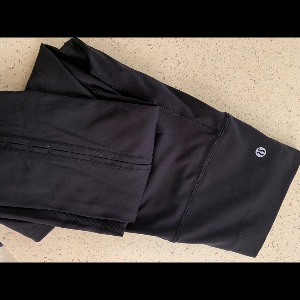 Black Lululemon 7/8 Luxtreme Leggings